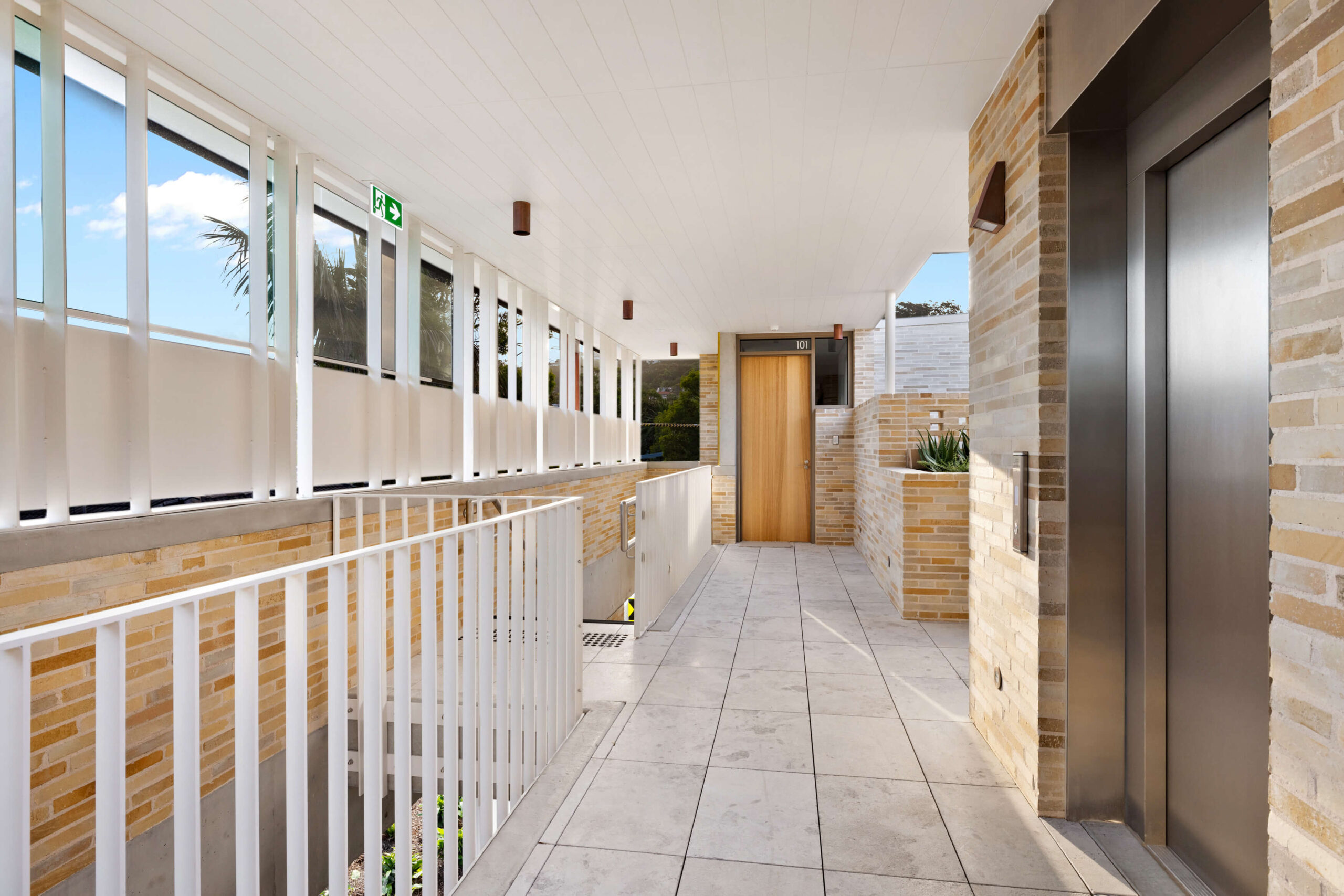 FoamcrestAve_Newport-13-scaled